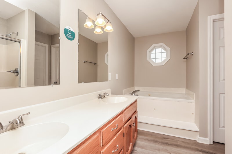 2,505/Mo, 201 Jewell Ave Smyrna, TN 37167 Main Bathroom View