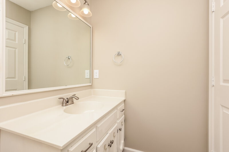 2,505/Mo, 201 Jewell Ave Smyrna, TN 37167 Bathroom View 2