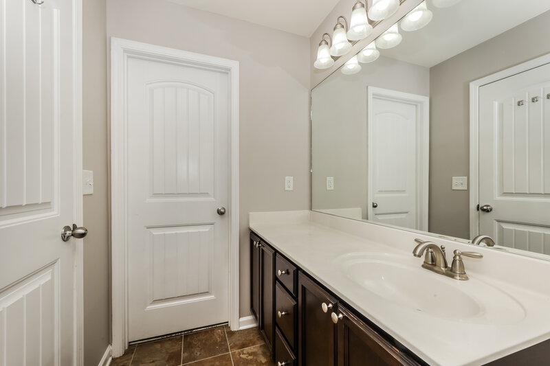 2,165/Mo, 8006 Alydar Ct Spring Hill, TN 37174 Main Bathroom View 2