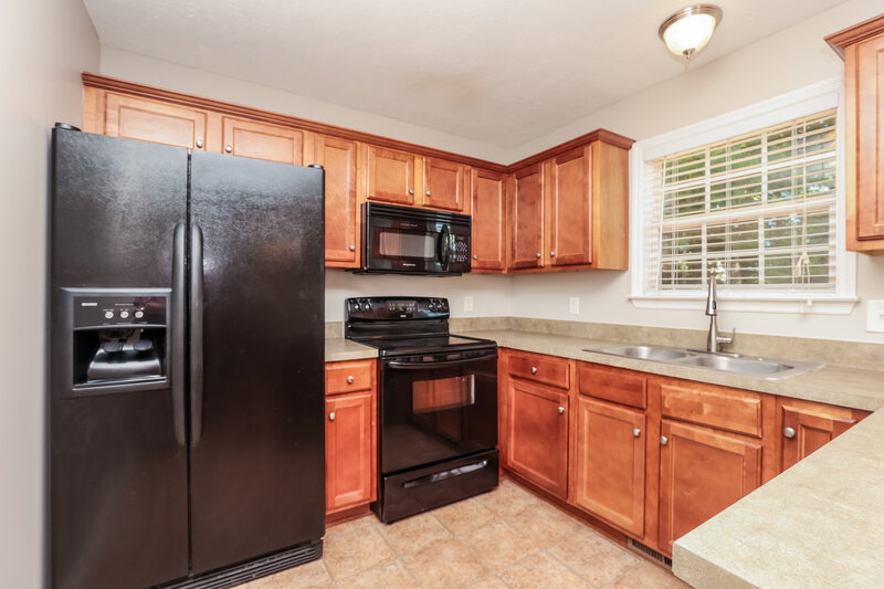 2,345/Mo, 3404 Whitesail Ct Antioch, TN 37013 Kitchen View