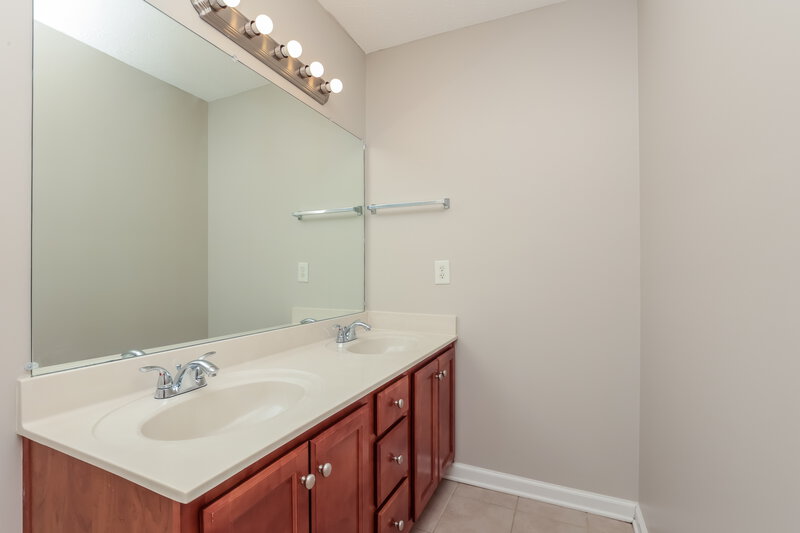 2,345/Mo, 3404 Whitesail Ct Antioch, TN 37013 Main Bathroom View 2