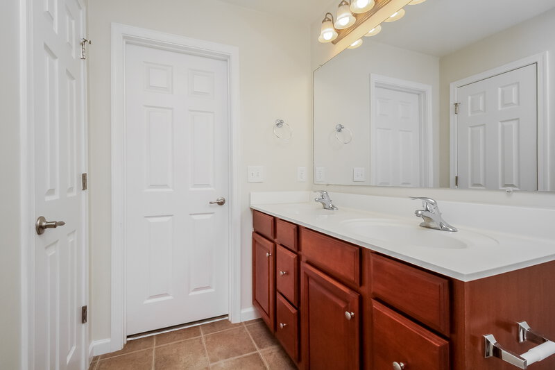 3,600/Mo, 3850 Faithway Dr Murfreesboro, TN 37128 masterbathroom View