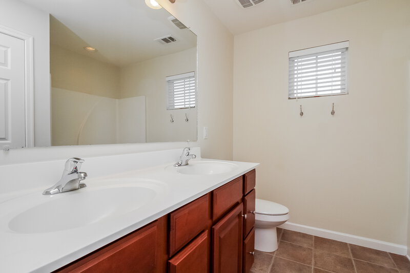 3,600/Mo, 3850 Faithway Dr Murfreesboro, TN 37128 masterbathroom View 2