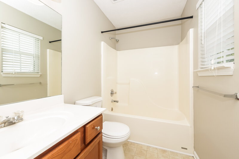 2,065/Mo, 3119 Swilly Ct Murfreesboro, TN 37128 Main Bathroom View