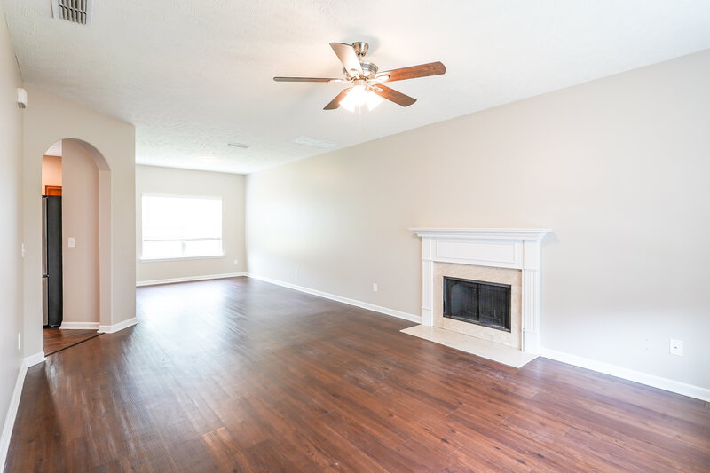 2,425/Mo, 1096 Shire Dr Antioch, TN 37013 Living Room View 2