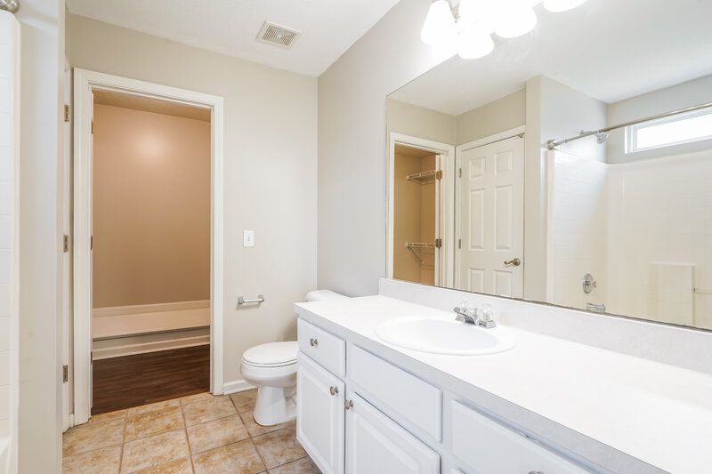 2,335/Mo, 1701 Stone Hollow Ct Hermitage, TN 37076 Main Bathroom View