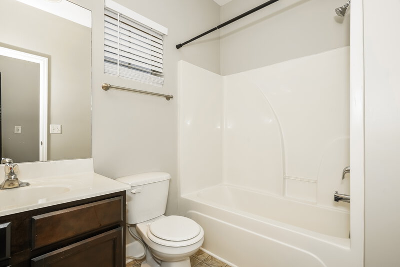 2,760/Mo, 2004 Avery Park Dr Smyrna, TN 37167 Bathroom View
