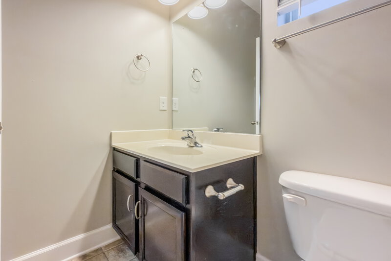 2,100/Mo, 2004 Avery Park Dr Smyrna, TN 37167 Bathroom View
