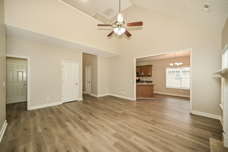2,395/Mo, 1448 Jeter Way Murfreesboro, TN 37129 Living Room View 2