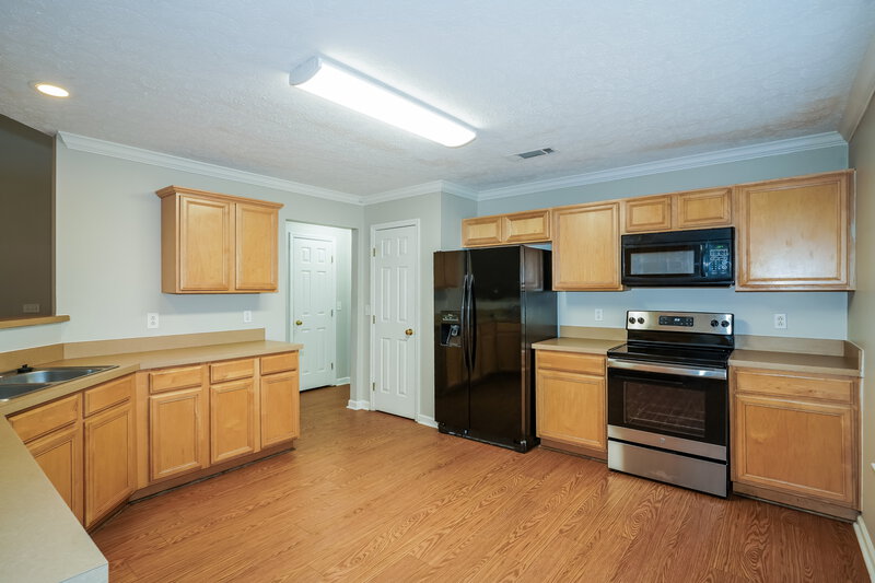 2,190/Mo, 6836 Hickory Rim Ct Antioch, TN 37013 Kitchen View 2