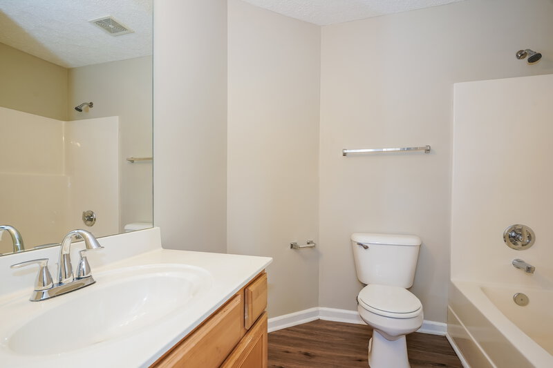 2,190/Mo, 6836 Hickory Rim Ct Antioch, TN 37013 Bathroom View