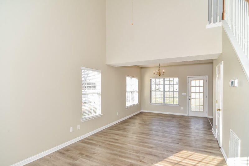 1,880/Mo, 612 Mable Dr La Vergne, TN 37086 Living Room View