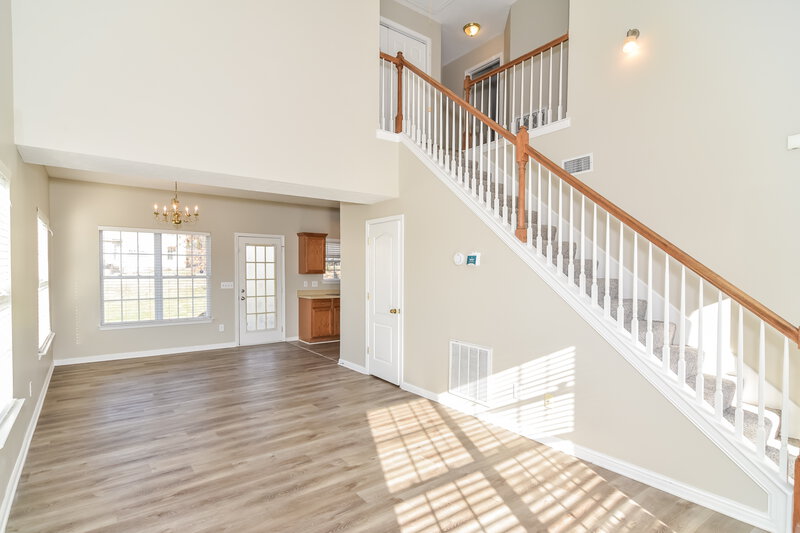 1,880/Mo, 612 Mable Dr La Vergne, TN 37086 Living Room View 2