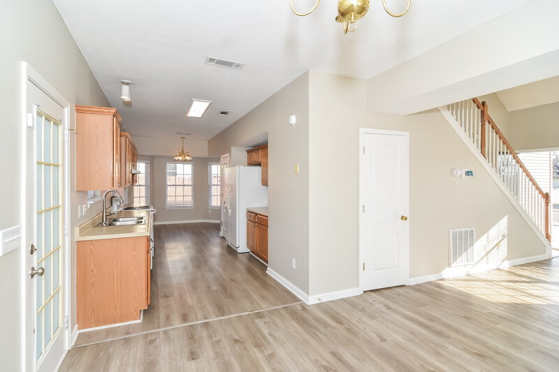 1,880/Mo, 612 Mable Dr La Vergne, TN 37086 Dining Room View 2