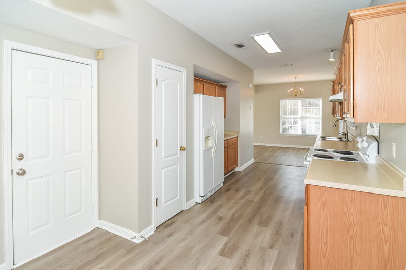 1,880/Mo, 612 Mable Dr La Vergne, TN 37086 Kitchen View 2