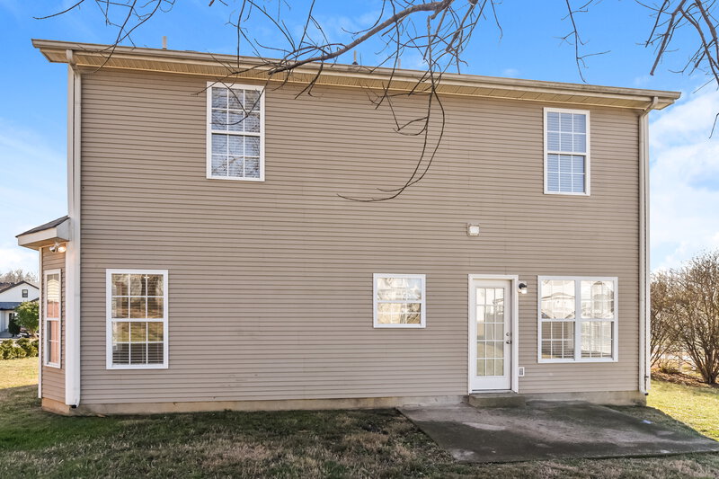 1,880/Mo, 612 Mable Dr La Vergne, TN 37086 Rear View