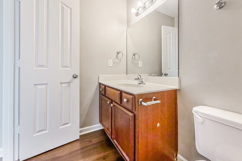 2,000/Mo, 2116 Cason Trl Murfreesboro, TN 37128 Bathroom View 2