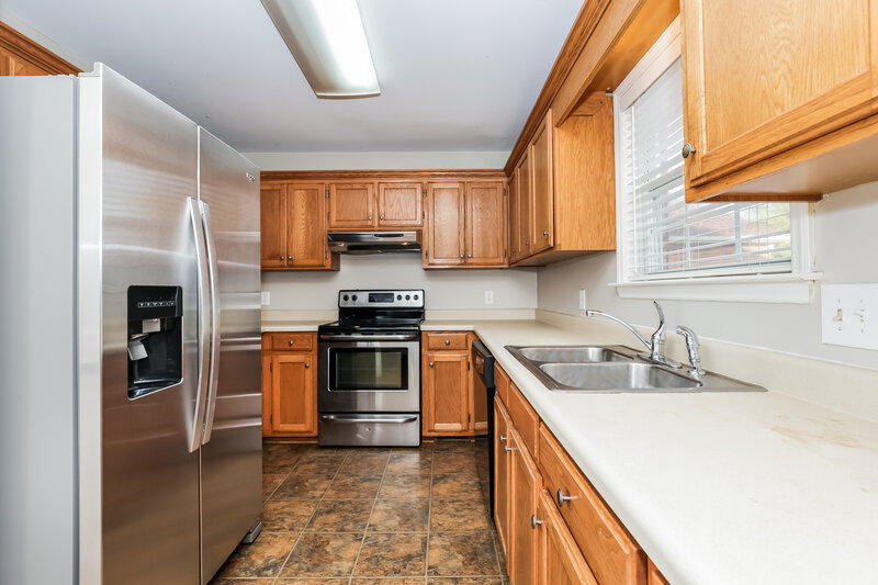 2,555/Mo, 2306 Amber Glen Dr Murfreesboro, TN 37128 Kitchen View