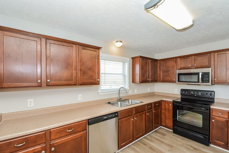 2,610/Mo, 1424 Beaconcrest Cir Murfreesboro, TN 37128 Kitchen View 2