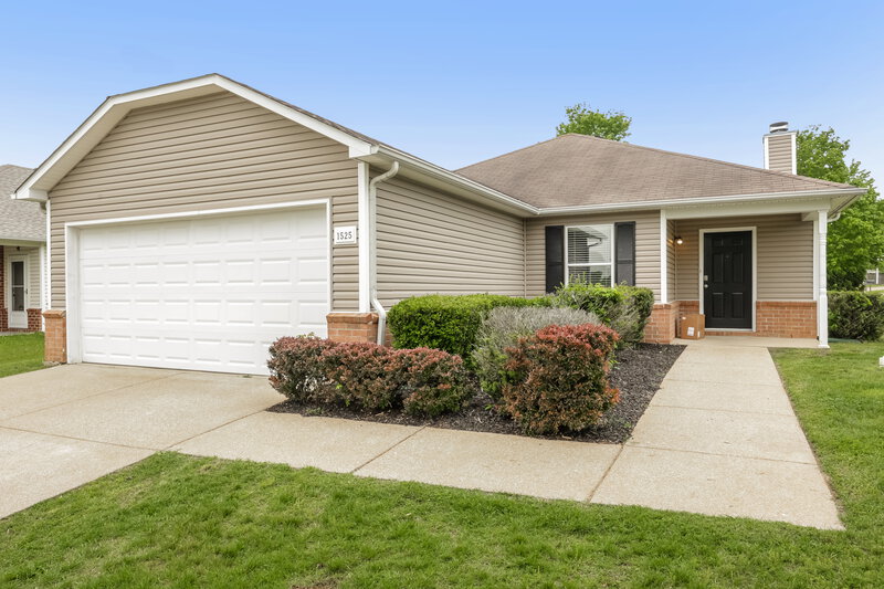 2,035/Mo, 1525 Danville Cir Thompsons Station, TN 37179 Front View