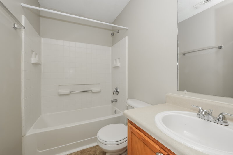 2,035/Mo, 1525 Danville Cir Thompsons Station, TN 37179 Main Bathroom View