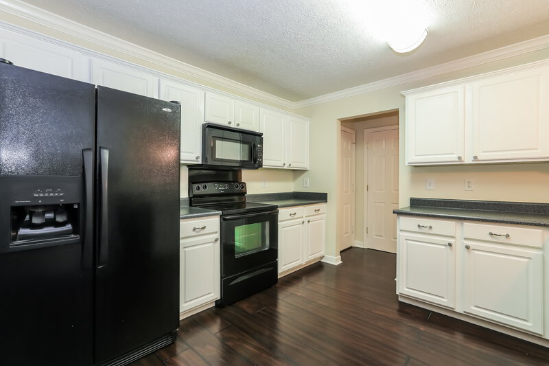 2,350/Mo, 124 Baker Springs Ln Spring Hill, TN 37174 Kitchen View 2