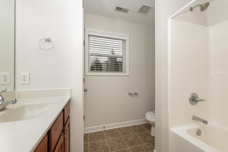 1,755/Mo, 8002 Starling Ct Spring Hill, TN 37174 Bathroom View