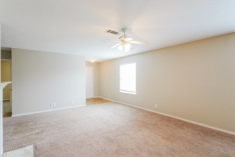 2,150/Mo, 805 Hammersmith Dr Smyrna, TN 37167 Living Room View 2