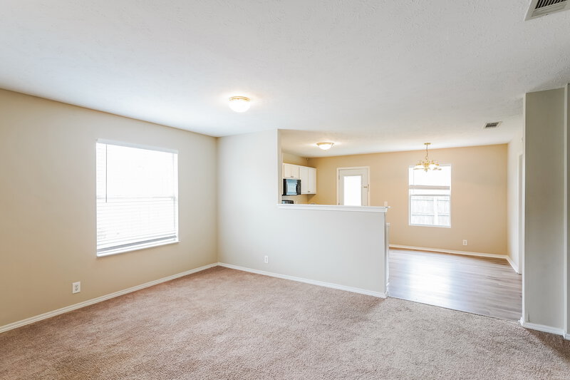 2,150/Mo, 805 Hammersmith Dr Smyrna, TN 37167 Dining Room View 2