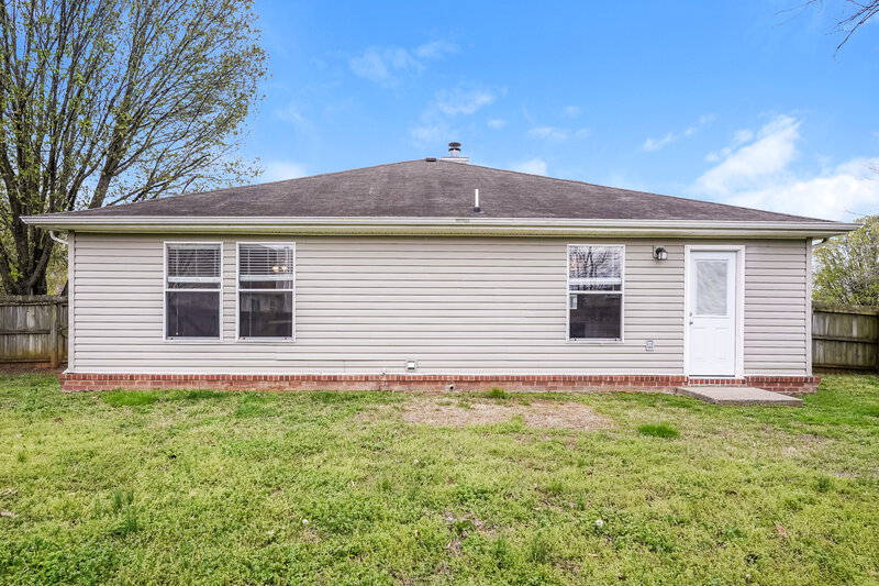 2,150/Mo, 805 Hammersmith Dr Smyrna, TN 37167 Rear View