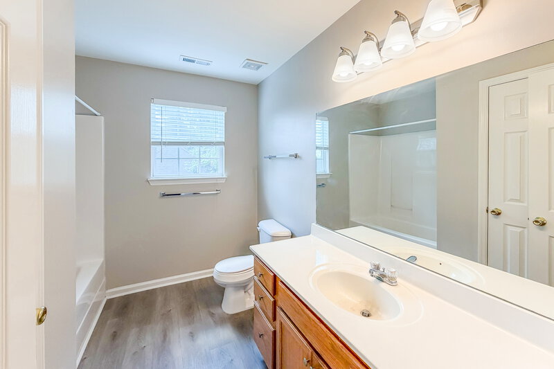 2,625/Mo, 1864 Devon Dr Spring Hill, TN 37174 Bathroom View