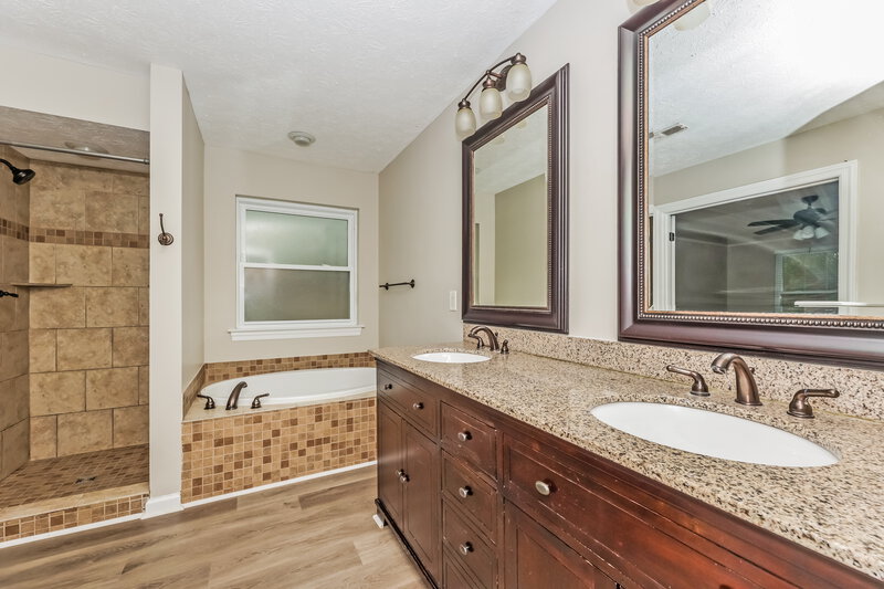 3,080/Mo, 4956 Alexis Dr Antioch, TN 37013 Main Bathroom View