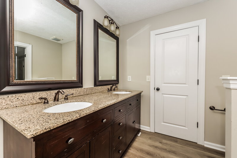 3,080/Mo, 4956 Alexis Dr Antioch, TN 37013 Main Bathroom View 2