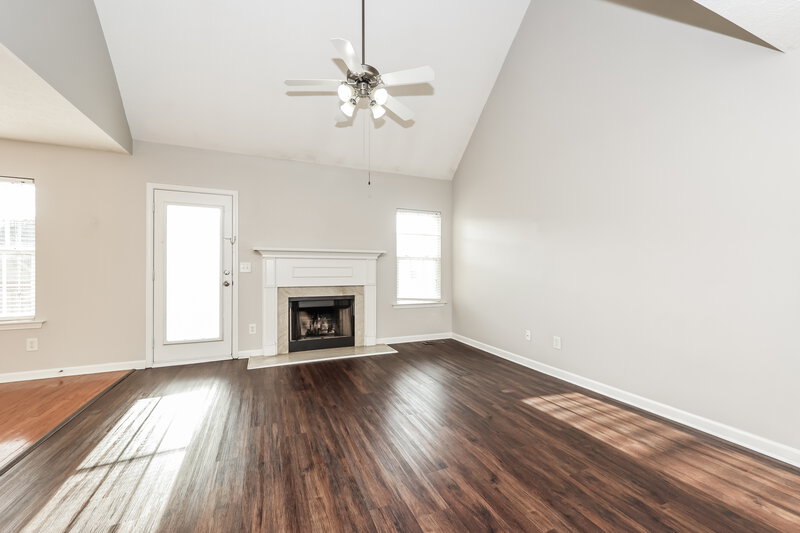 2,445/Mo, 4032 Pineorchard Pl Antioch, TN 37013 Living Room View