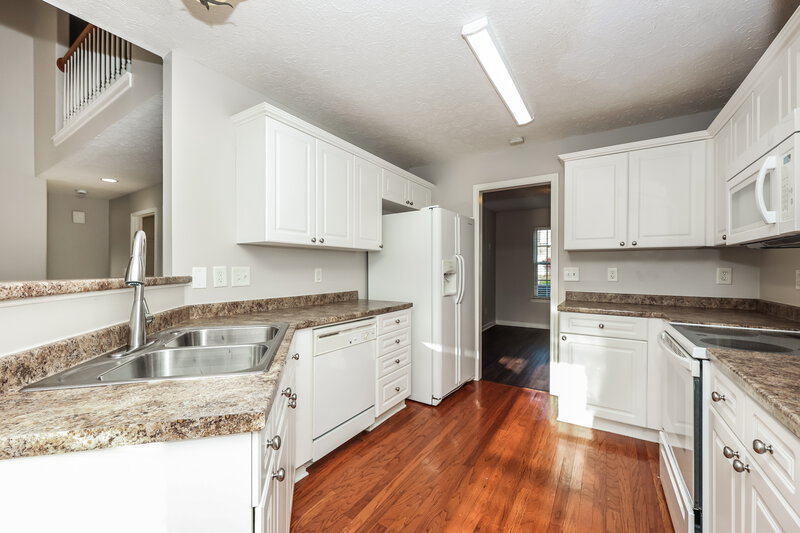 2,445/Mo, 4032 Pineorchard Pl Antioch, TN 37013 Kitchen View 2