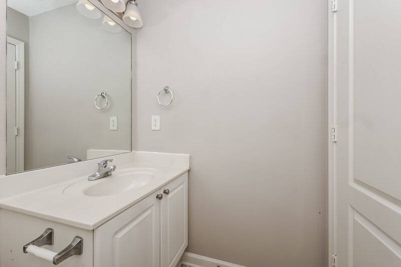 2,445/Mo, 4032 Pineorchard Pl Antioch, TN 37013 Bathroom View