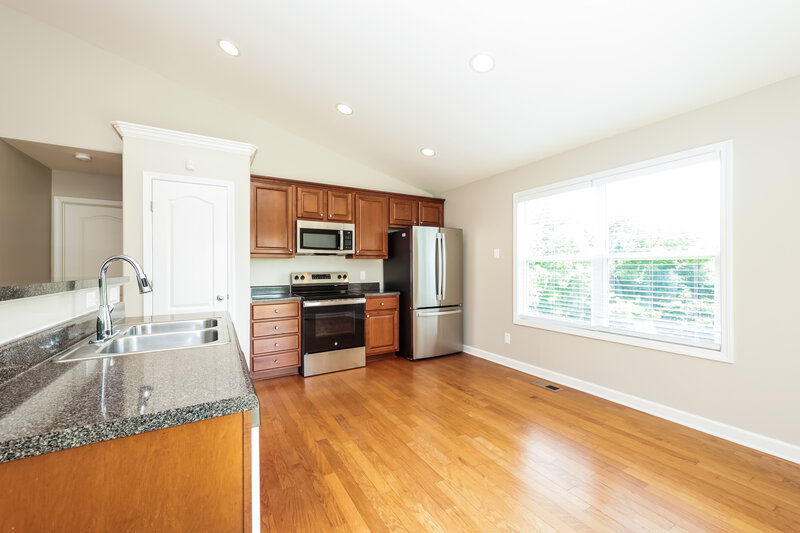 2,065/Mo, 6026 Chickadee Cir Spring Hill, TN 37174 Kitchen View
