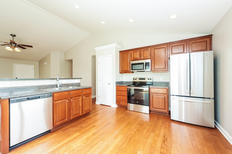 2,065/Mo, 6026 Chickadee Cir Spring Hill, TN 37174 Kitchen View 2