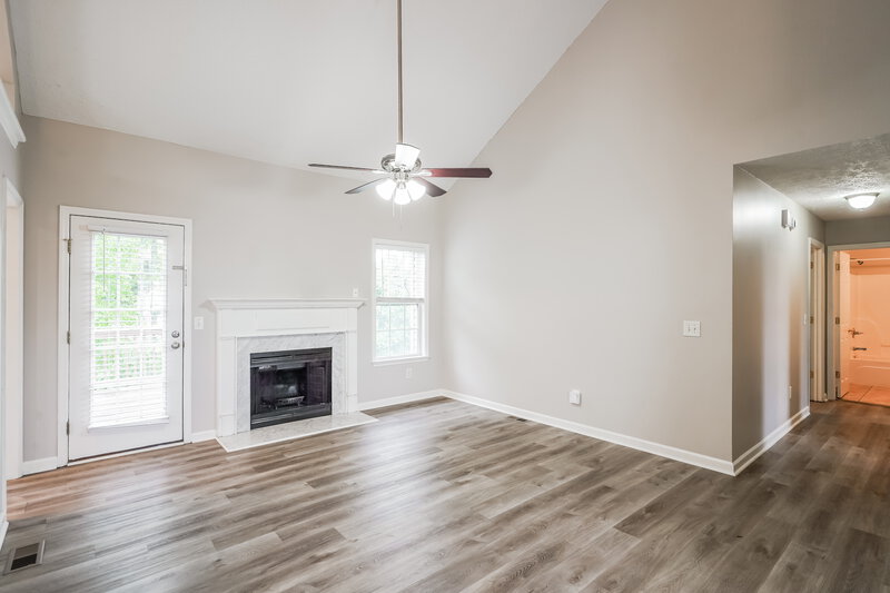 2,635/Mo, 3613 Shorewind Bay Antioch, TN 37013 Living Room View 2