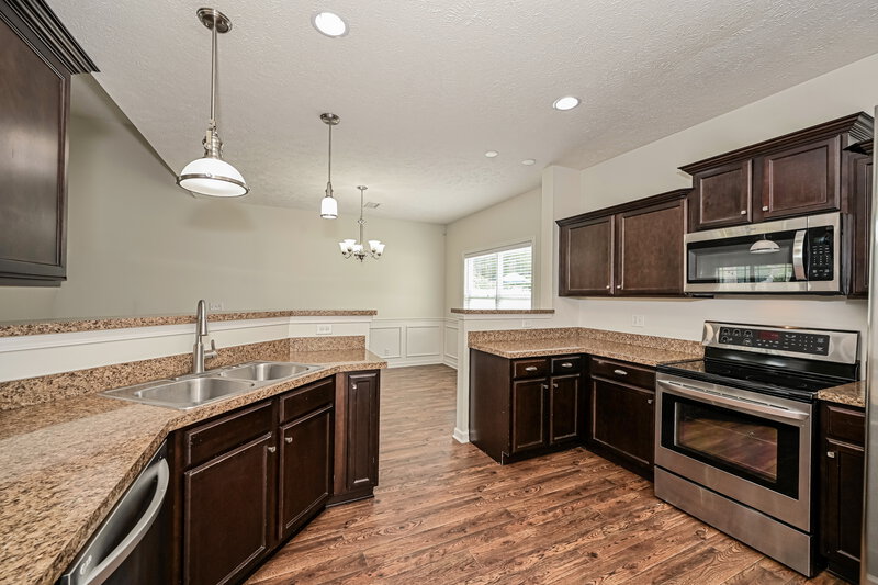 2,350/Mo, 3524 Oval Hesson Ln Murfreesboro, TN 37128 Kitchen View 2