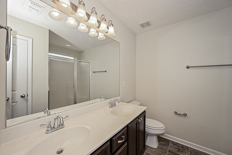 2,350/Mo, 3524 Oval Hesson Ln Murfreesboro, TN 37128 Main Bathroom View 2