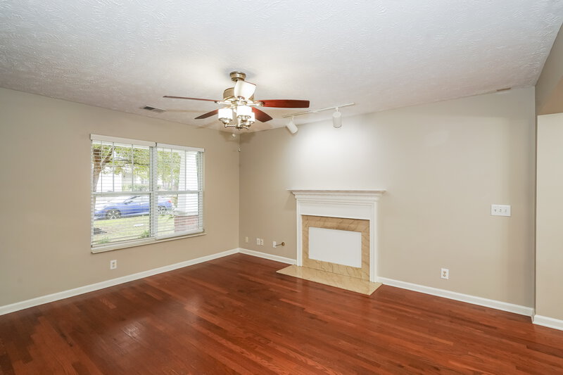 2,065/Mo, 1031 Bradford Park Rd Mt Juliet, TN 37122 Living Room View