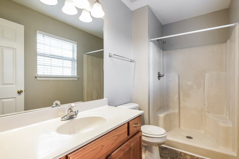 2,110/Mo, 6132 Bent Wood Dr Antioch, TN 37013 Main Bathroom View