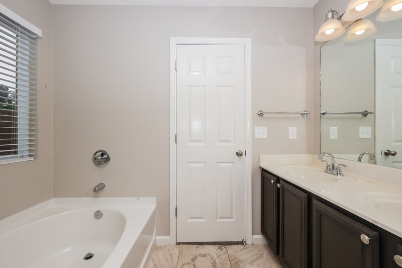 2,465/Mo, 413 Creek Oak Dr Murfreesboro, TN 37128 Main Bathroom View
