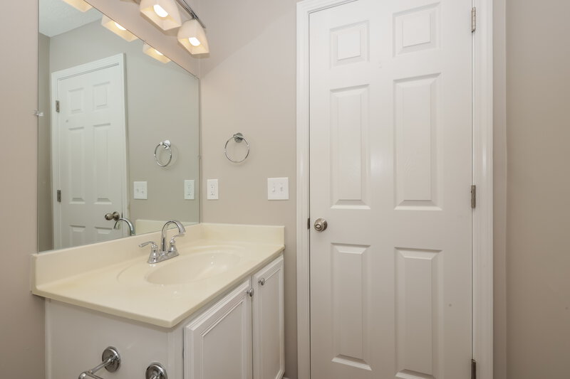 2,465/Mo, 413 Creek Oak Dr Murfreesboro, TN 37128 Bathroom View