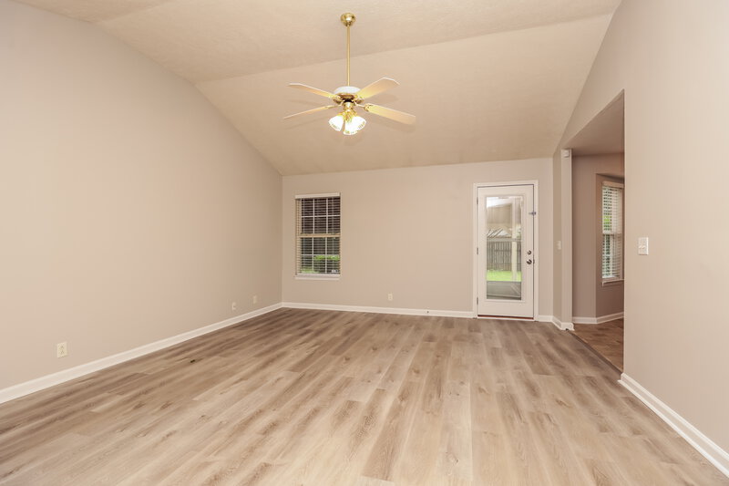 2,055/Mo, 1280 Saint Andrews Dr Murfreesboro, TN 37128 Living Room View