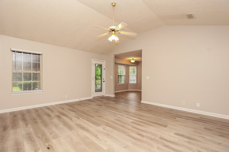 2,055/Mo, 1280 Saint Andrews Dr Murfreesboro, TN 37128 Living Room View 2