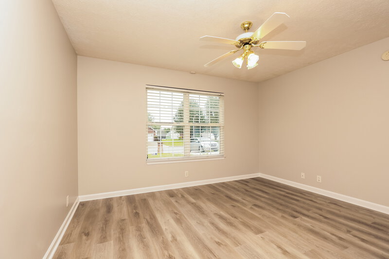 2,055/Mo, 1280 Saint Andrews Dr Murfreesboro, TN 37128 Main Bedroom View 2