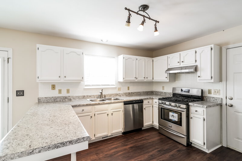 2,825/Mo, 2873 Iroquois Dr Thompsons Station, TN 37179 Kitchen View