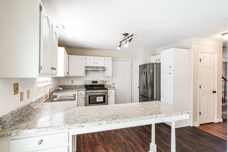 2,825/Mo, 2873 Iroquois Dr Thompsons Station, TN 37179 Kitchen View 2